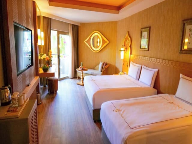 Superior Oda Kara Manzaralı