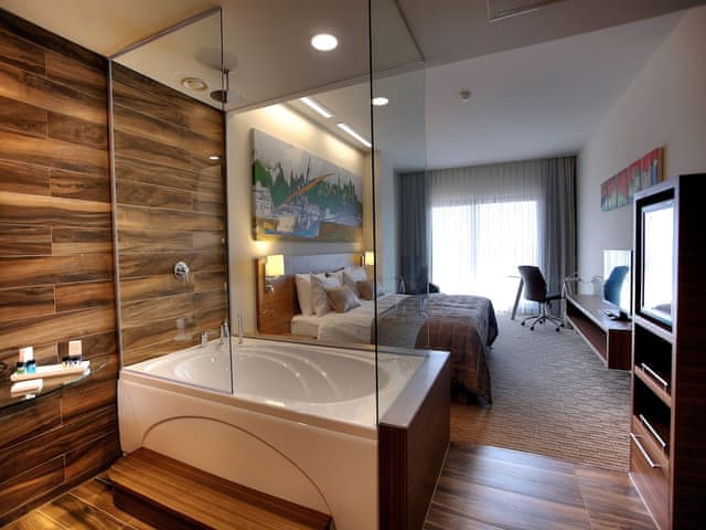 Executive Room, Bathtub