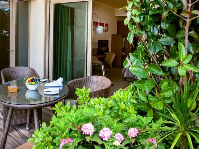 Comfort Room, Terrace