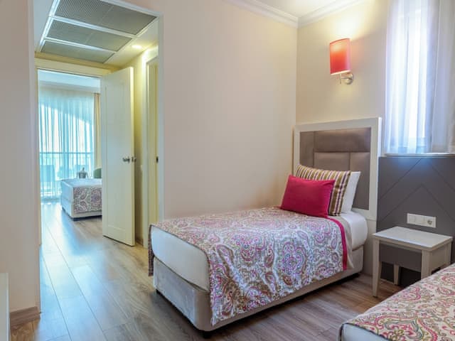 Orange Family Room - 2 Bedroom