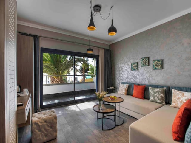 Deluxe Suite with Sea view