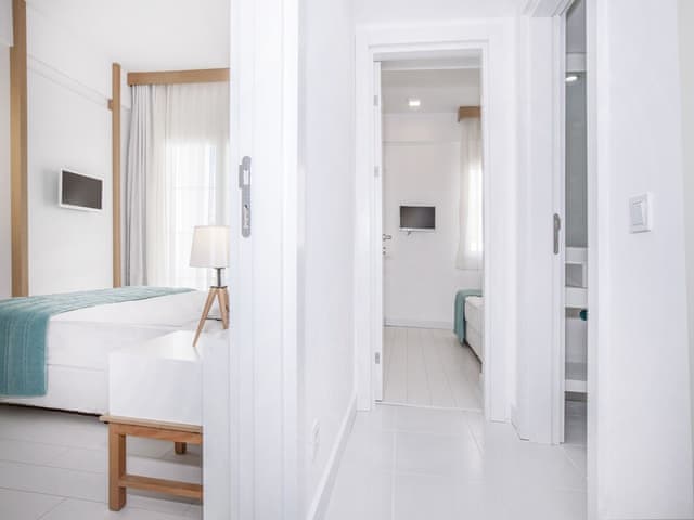 Family Room, 2 Bedrooms