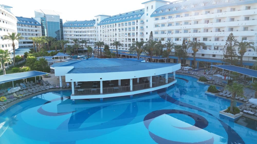 Crystal Admiral Aqua Collection