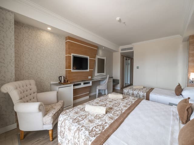 Standard Room, Partial Sea View