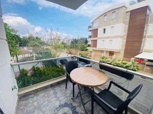 Deluxe Apartment with Balcony