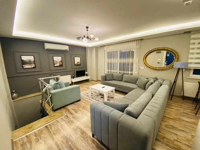 Comfort Duplex with Balcony and Pool View