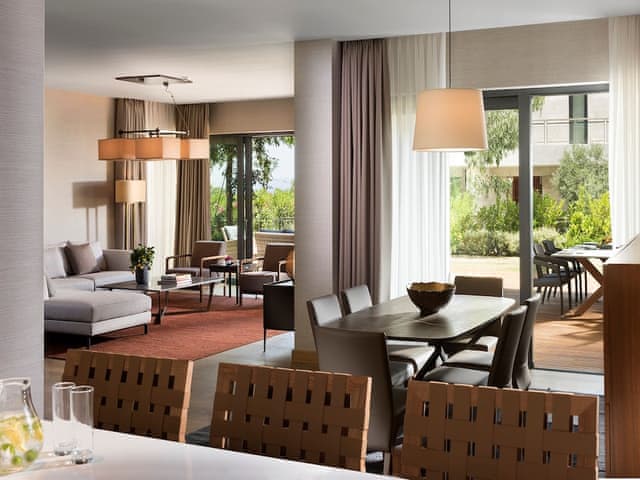 Apartment, 4 Bedrooms (Residential)