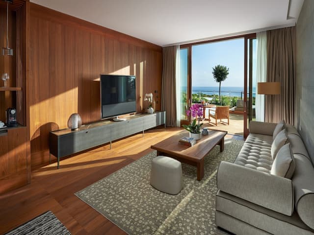 Suite, Sea view