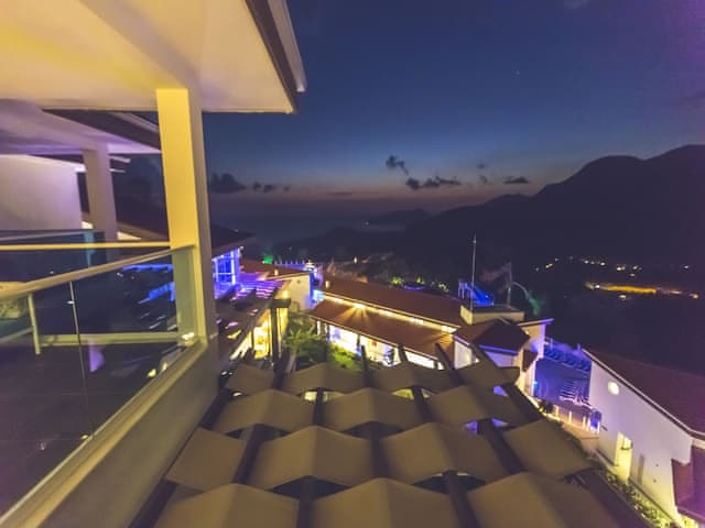 Standard Room, Partial Sea View