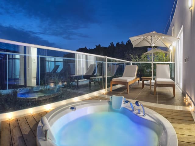 Superior Room with Jacuzzi