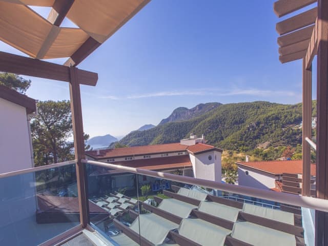 Standard Room, Partial Sea View