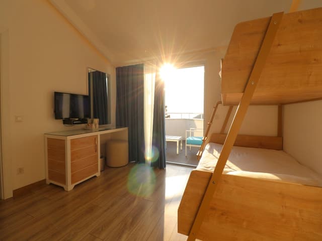 Suite Room with Bunkbed