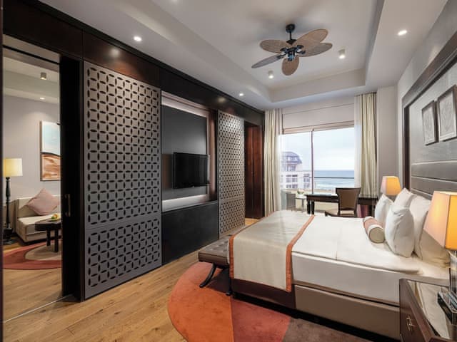Suite, Sea view