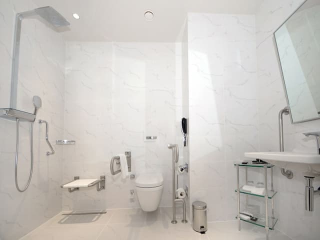 Deluxe Room, 1 King Bed, Accessible, City View