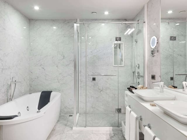 Senior Suite, 1 Bedroom, Kitchenette, City View