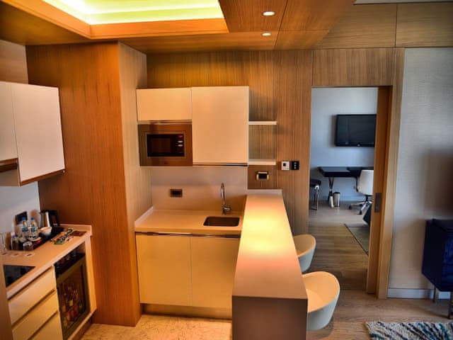 Suite, 1 Bedroom, Kitchenette, Partial Sea View (Prestige)