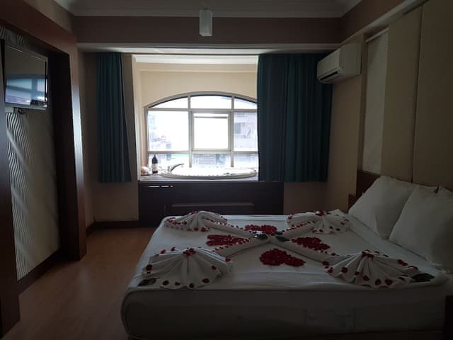 Standard Double Room, Bathtub