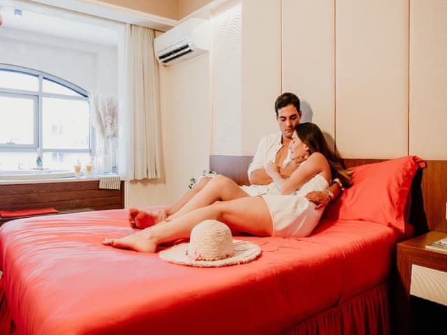 Standard Double Room, Bathtub