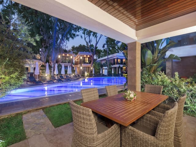 Lagoon Family Deluxe Suite Swim-up Sharing Pool