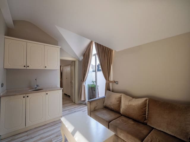 Deluxe Suite, Outdoor Jacuzzi with Roof Top