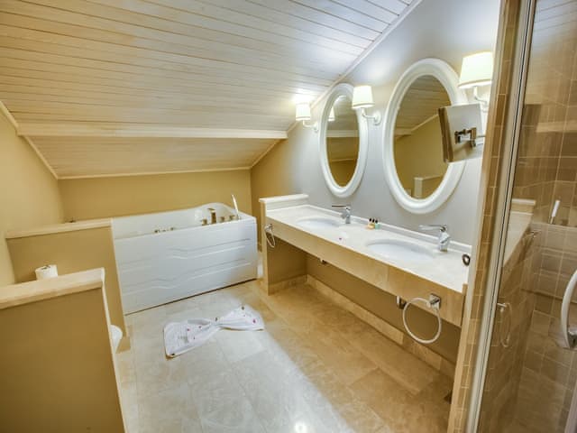Presidential Suite with Indoor Jacuzzi