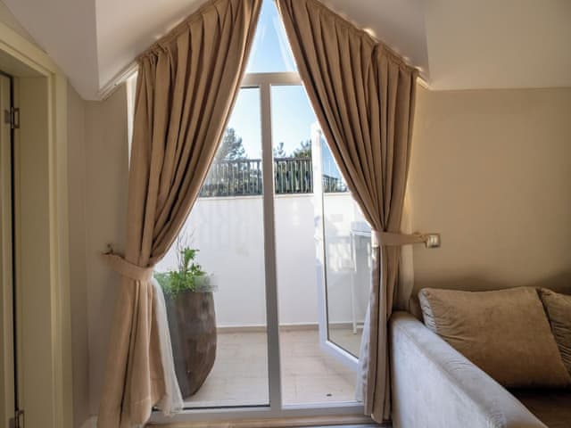 Deluxe Suite, Outdoor Jacuzzi with Roof Top