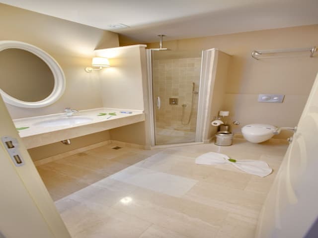 Deluxe Suite, Outdoor Jacuzzi with Roof Top