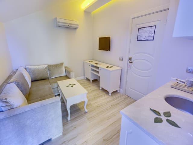 Deluxe Suite, Outdoor Jacuzzi with Roof Top