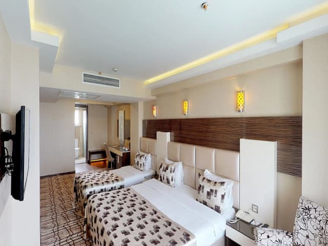 Comfort Triple Room, Non Smoking, City View