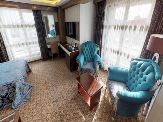 Deluxe Room, City View, Corner