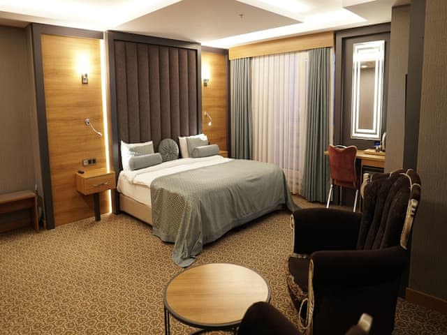 Deluxe Room, City View, Corner