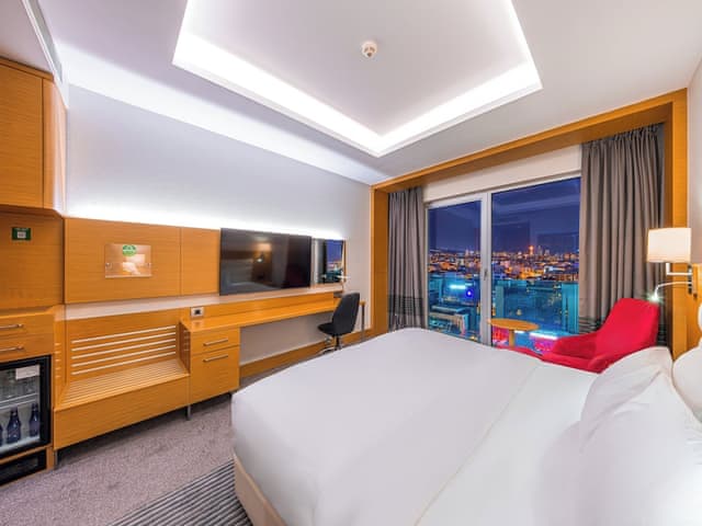 Standard Room, 1 King Bed, Smoking