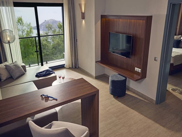 Suite, Sea view