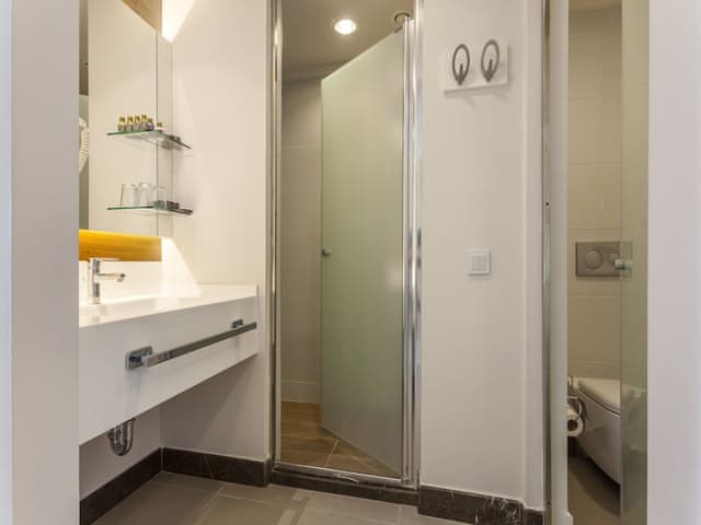 Family Room, 2 Bedrooms, Connecting Rooms