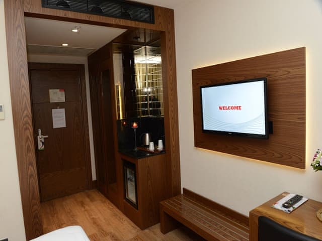 Economy Room, No Window, Basement Floor