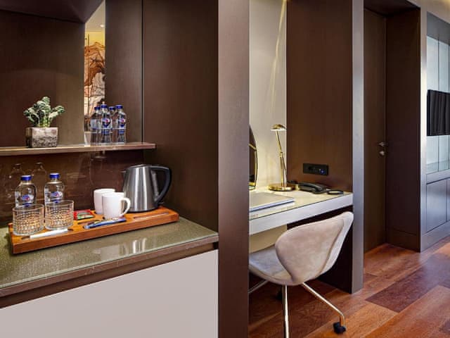 Superior Room, 1 King Bed