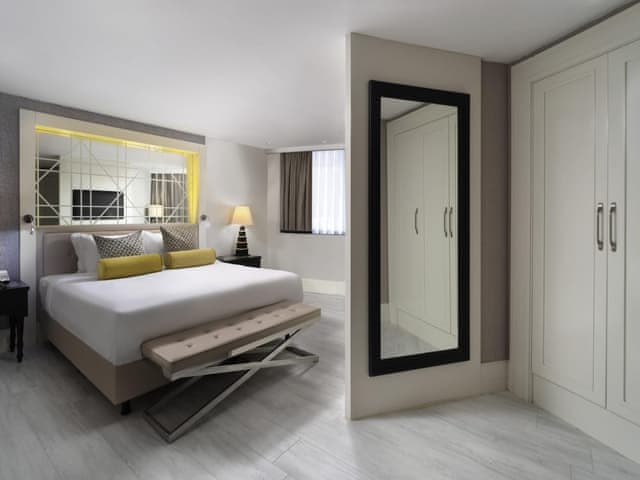 Presidential Room, Multiple Beds, City View