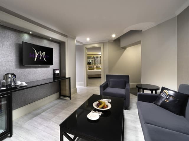 Executive Suite, 1 Double Bed, City View