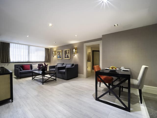 Presidential Room, Multiple Beds, City View