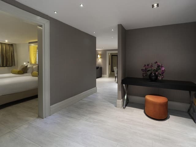 Presidential Room, Multiple Beds, City View