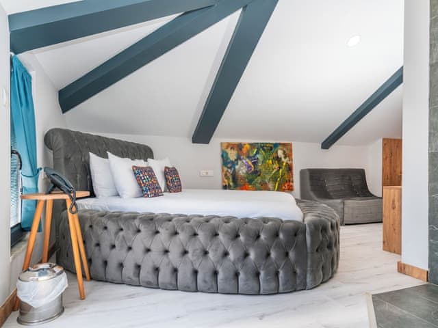 Romantic Suite with Jacuzzi and Terrace