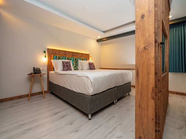 Family Studio Suite, 1 Bedroom, Smoking