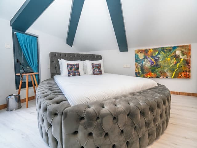 Romantic Suite with Jacuzzi and Terrace