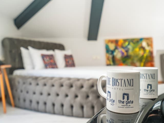 Romantic Suite with Jacuzzi and Terrace