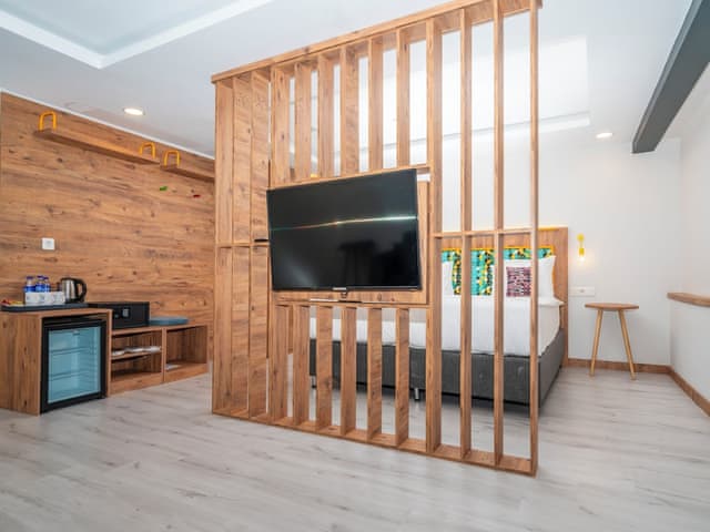 Family Studio Suite, 1 Bedroom, Smoking