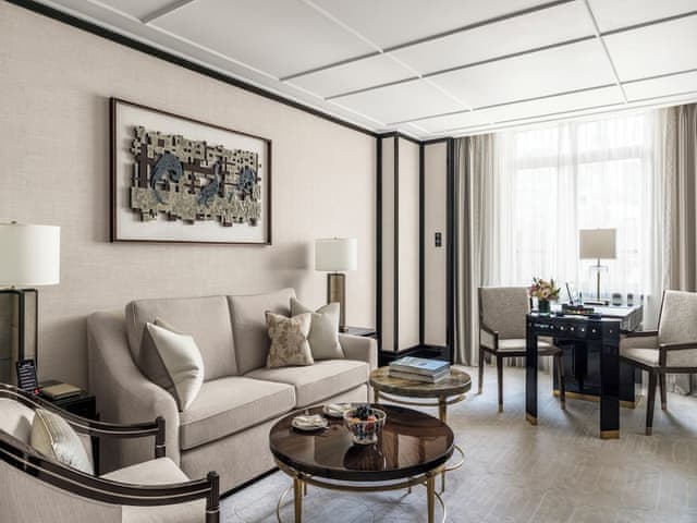 Executive Suite, 1 King Bed with Sofa bed