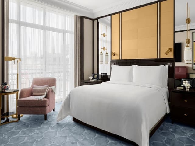 Deluxe Room, 1 King Bed