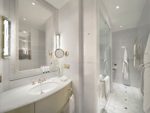 Superior Room, 1 King Bed