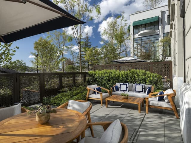 Grand Deluxe Room With Garden, 1 King Bed