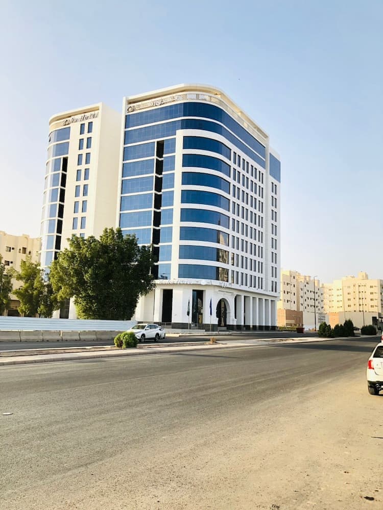 Zaha Taiba Hotel